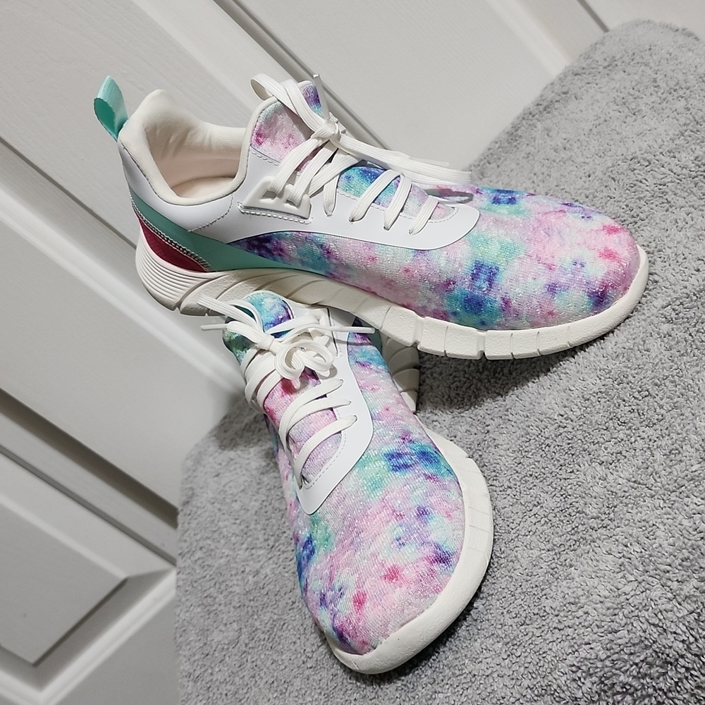 Easy Spirit by Denise Austin Flower Walking Sneakers 8W